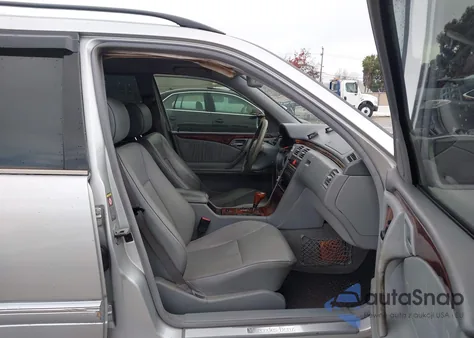 2001 Mercedes-Benz E-Class Base (A5) z USA, uszkodzony, nr VIN WDBJH65J01B189626